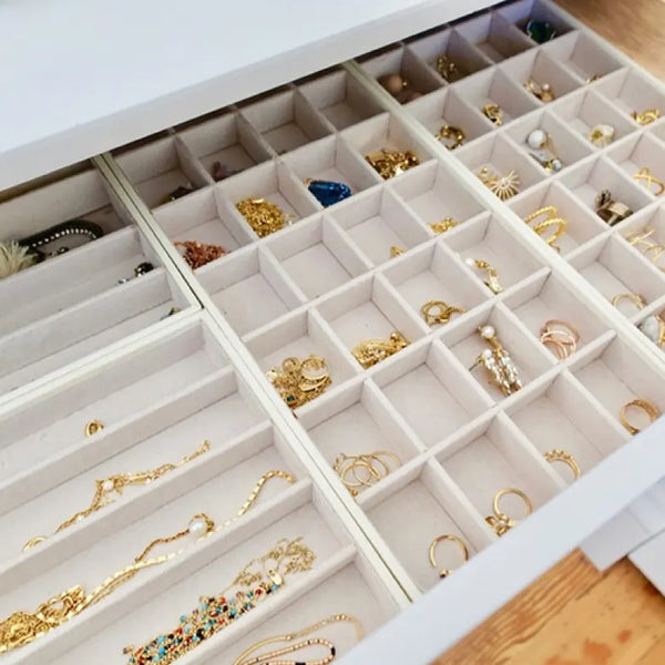 drawer organizer with jewelry