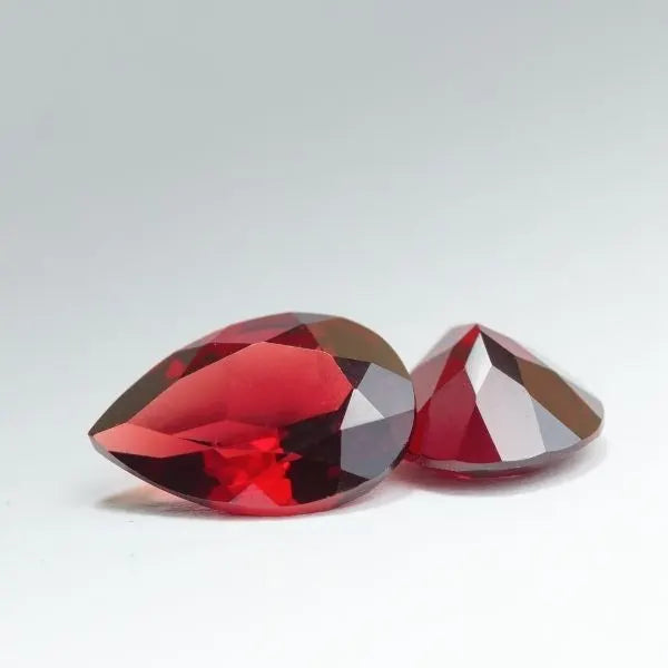 Red loose gemstones