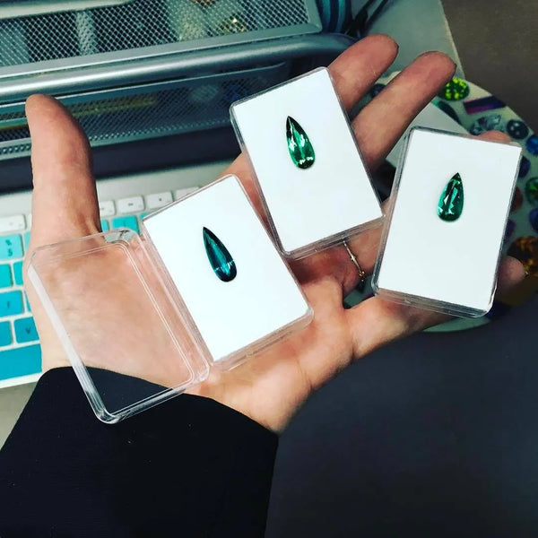 Green loose gemstones
