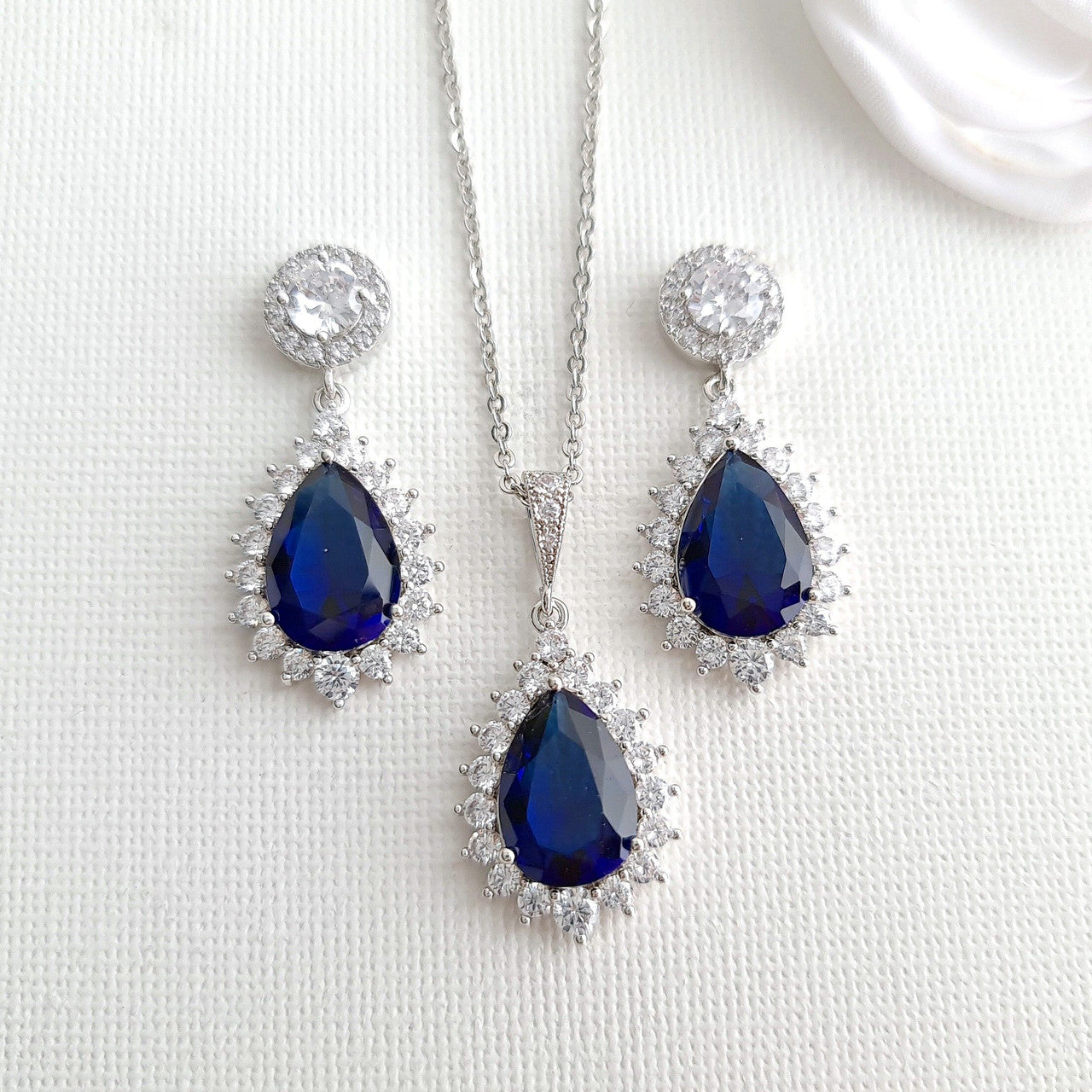 blue necklace for wedding