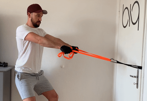 standing rows to make your pulled shoulder muscle recover faster