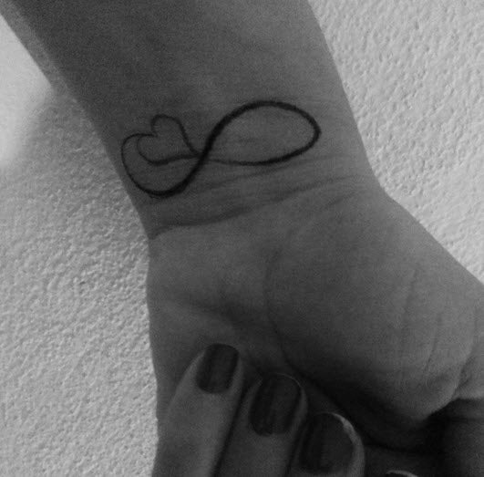 Infinity Love Tattoo – Tattoo for a week