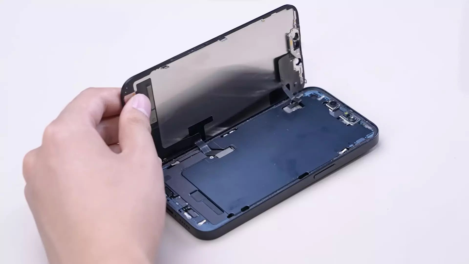 установка экрана iphone 14