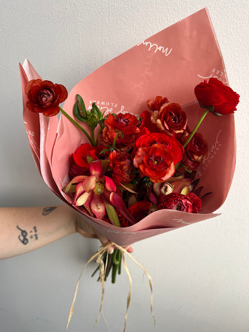 Rusty Red Seasonal Valentines Bouquet Flower Arrangement Pink Raffia Paper