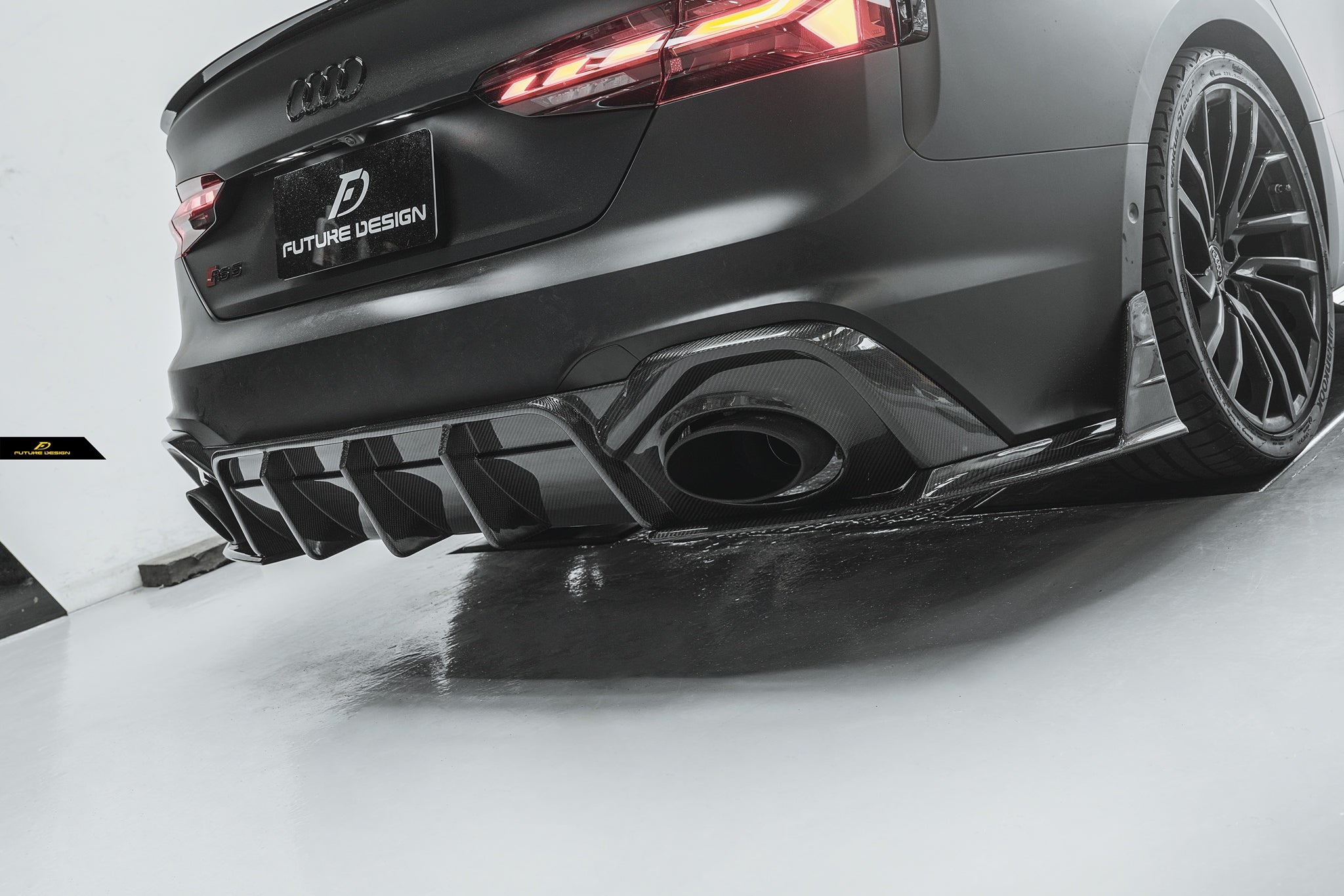 RS5 B9.5 - Future Design carbon rear Diffuser