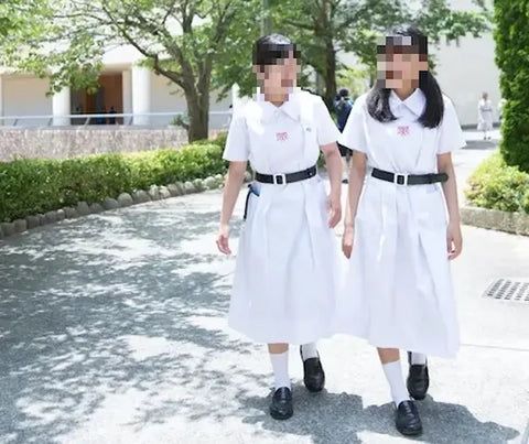 松蔭中学校・松蔭高等学校の夏服