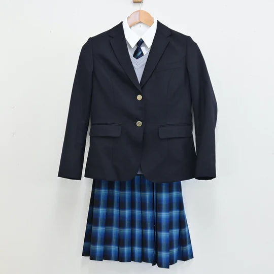 和洋九段女子中学・高等学校の冬服