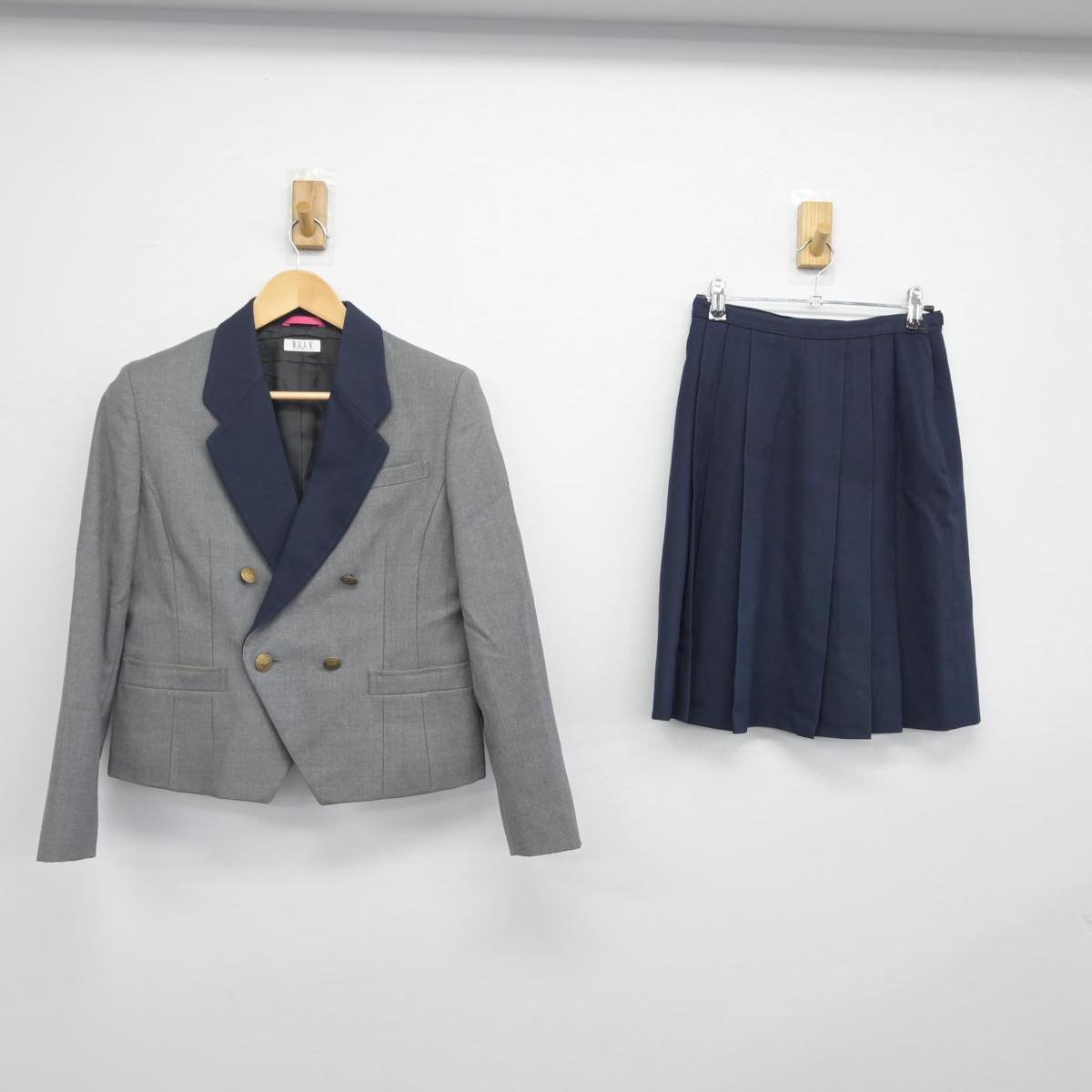 中古】群馬県 新島学園高等学校 女子制服 4点（ブレザー・スカート