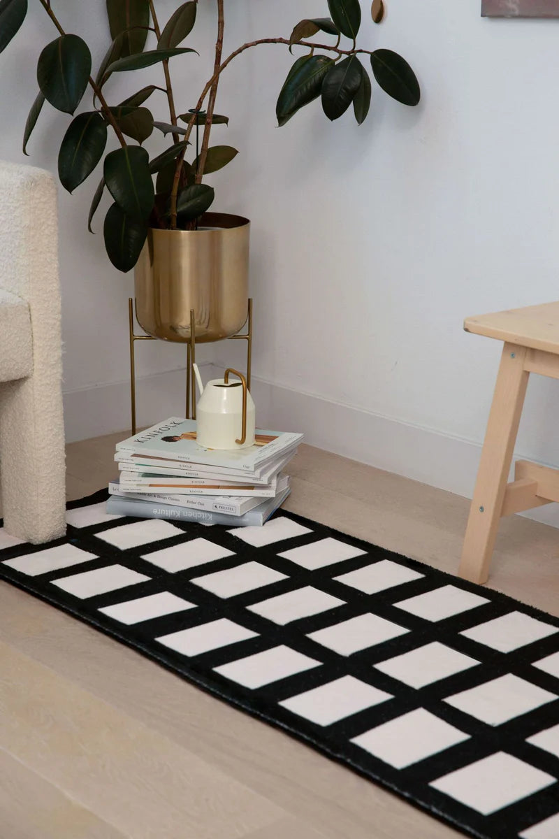 Lany Space Grid Modern Design Black/White Runner Lany Space Grid Modern Design Black/White Runner