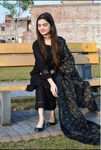 Wear Black Shalwar Kameez