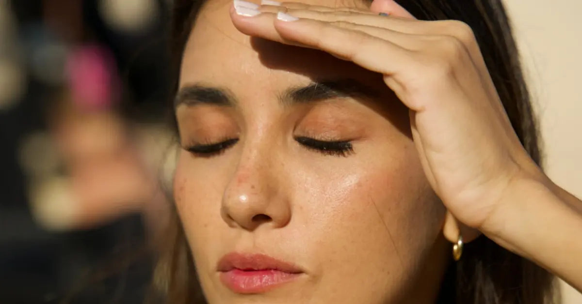 Waterproof lash extensions maintaining a soft, natural look under sunlight and outdoor conditions