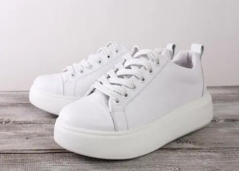 Are Sneakers Appropriate for Business Casual Attire? – Maves Apparel