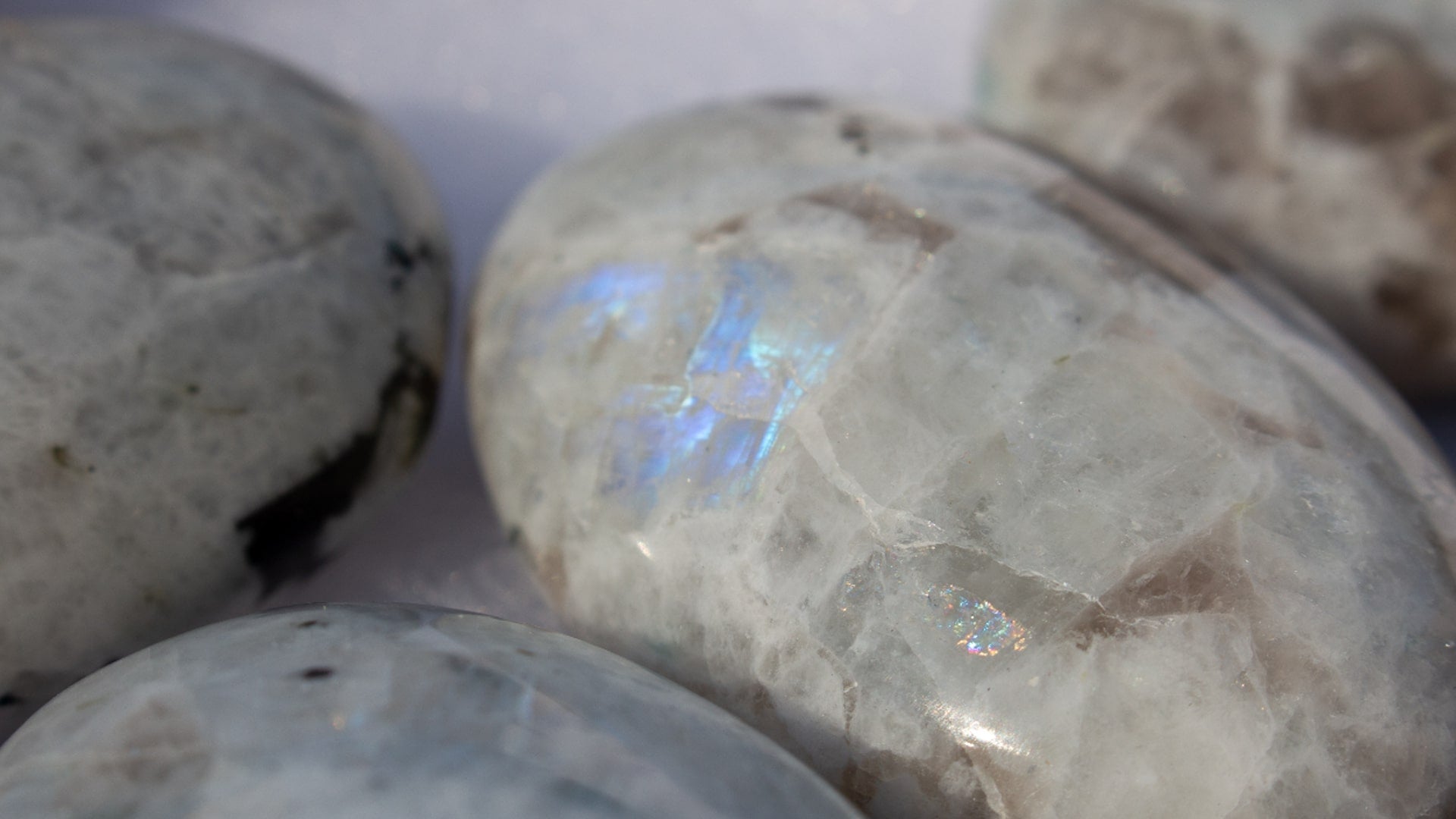 Psychic properties of the moonstone