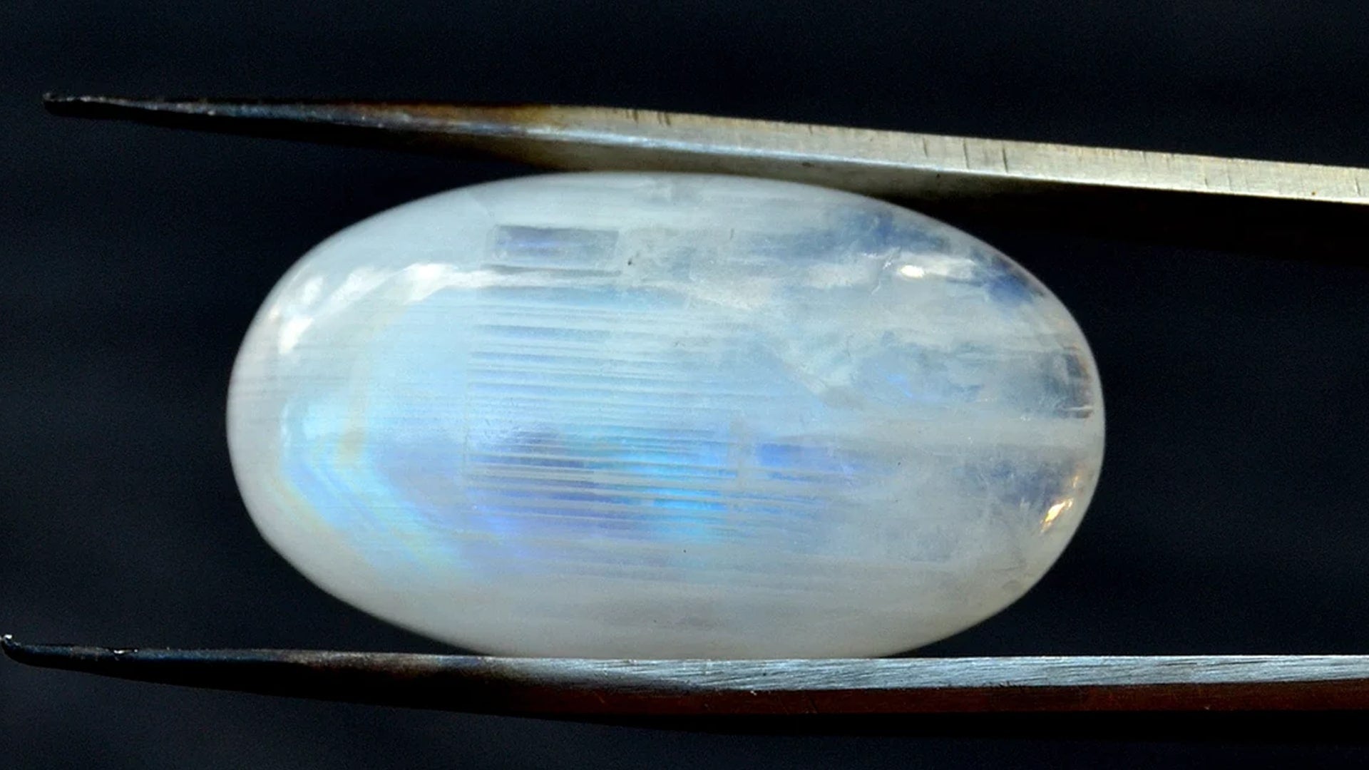 How to Recognize a Real and a Fake Moonstone ? | Moonstone Store