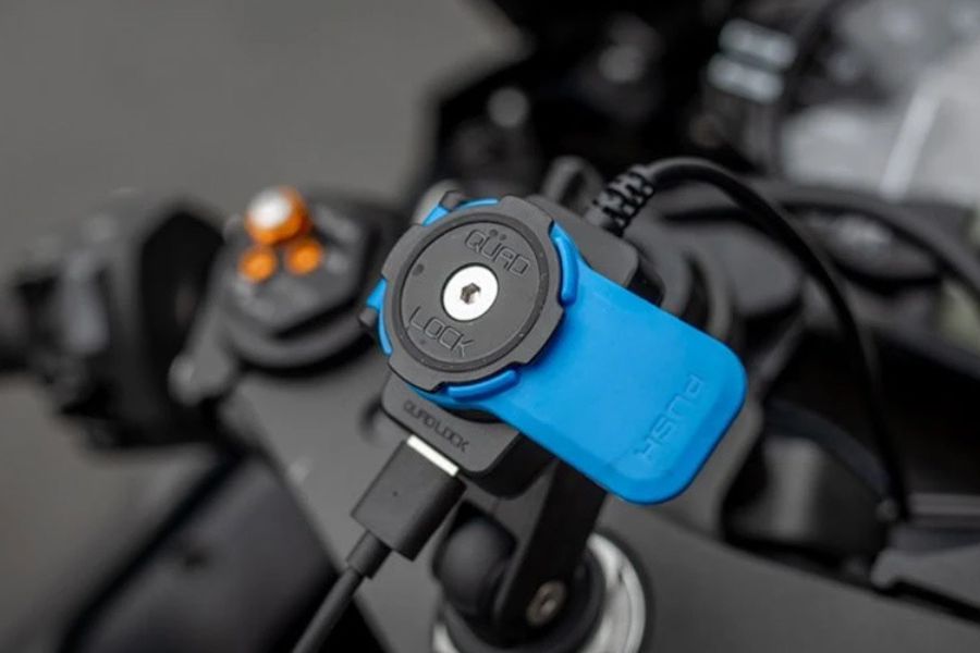 おすすめのバイク用スマホ充電器を紹介！スマホ充電器を選ぶ際の