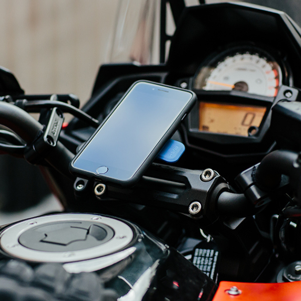 おすすめのバイク用スマホ充電器を紹介！スマホ充電器を選ぶ際の