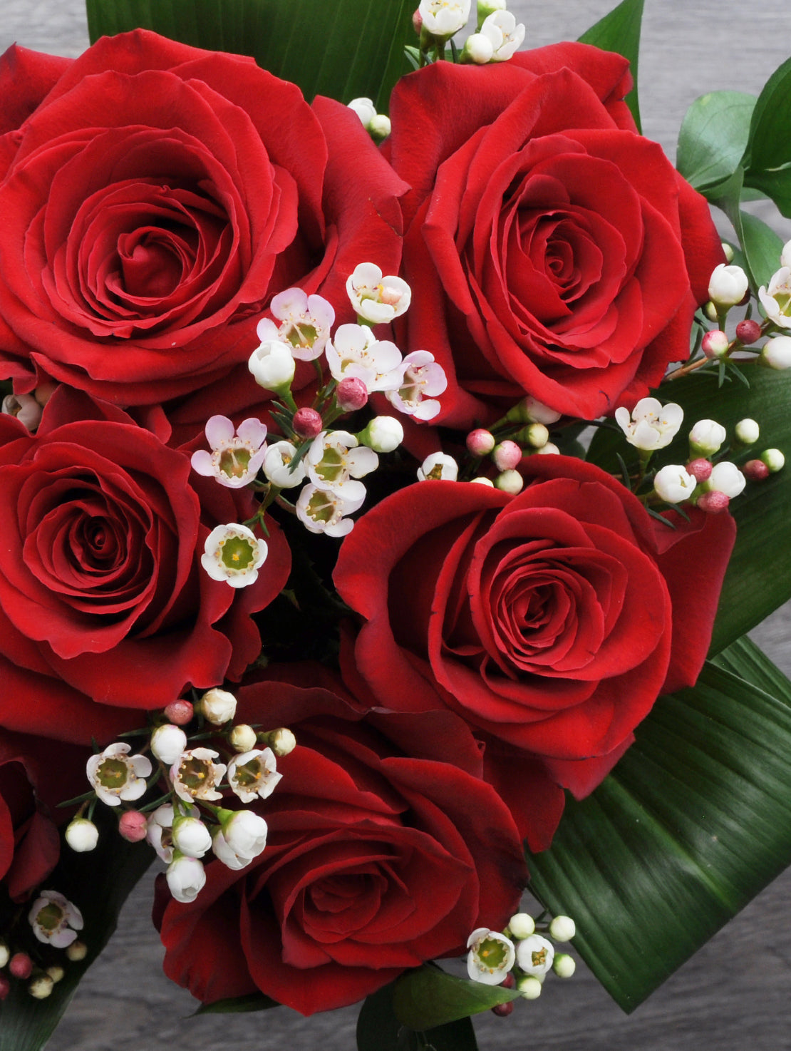 5 Roses Rouges & Fleurs d'Accompagnement