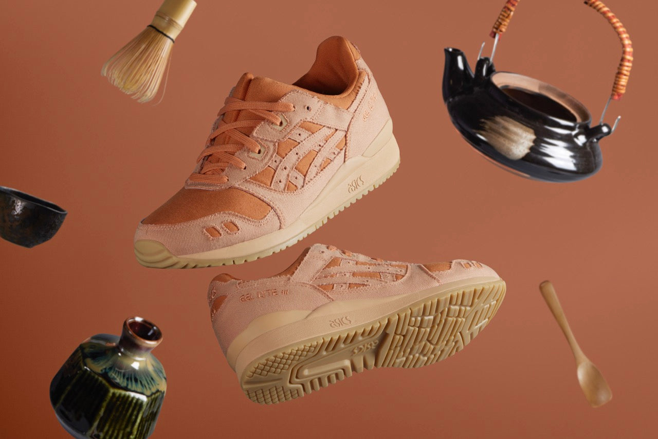 ASICS GEL-LYTE III OG OCHA ZOME sneaker in a striking Roobios colorway, featuring its original 90s silhouette, split-tongue application, and signature GEL technology. An ideal choice for the vintage sneaker lover appreciating Japanese culture and comfort.