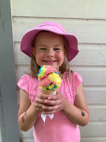 girl with ice cream.