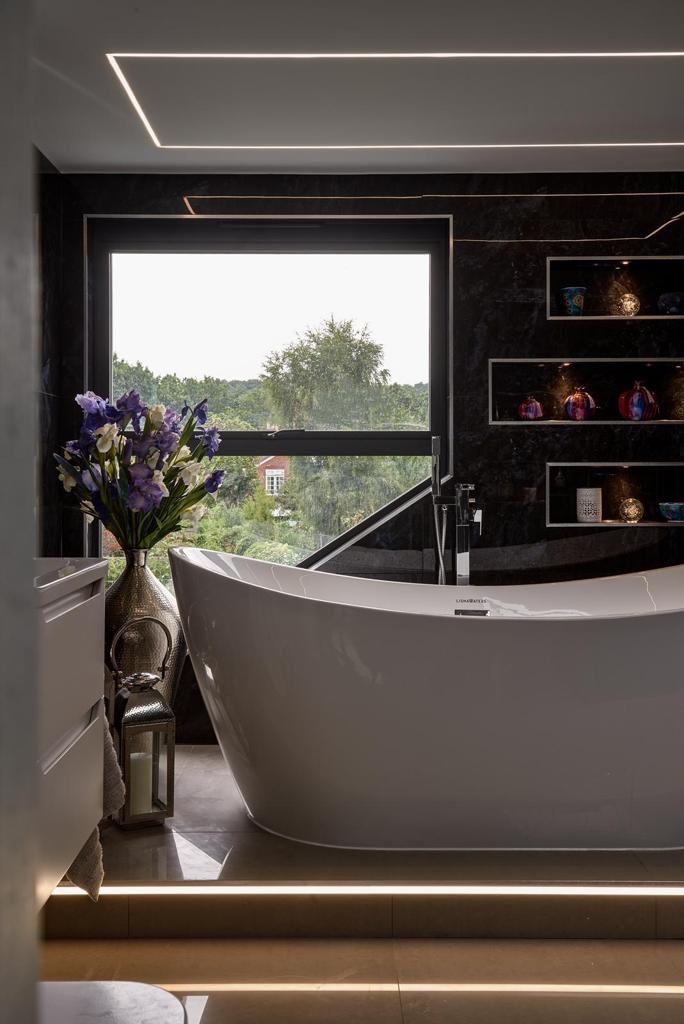 Display pieces in luxury bathroom