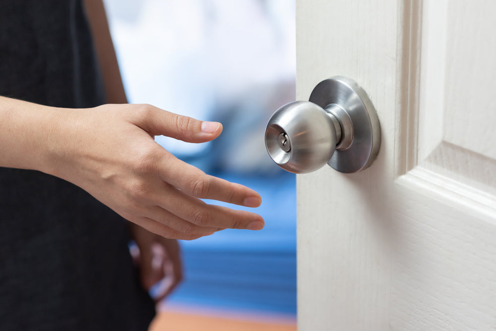 Door Knobs & Handles: Which Should You Choose?