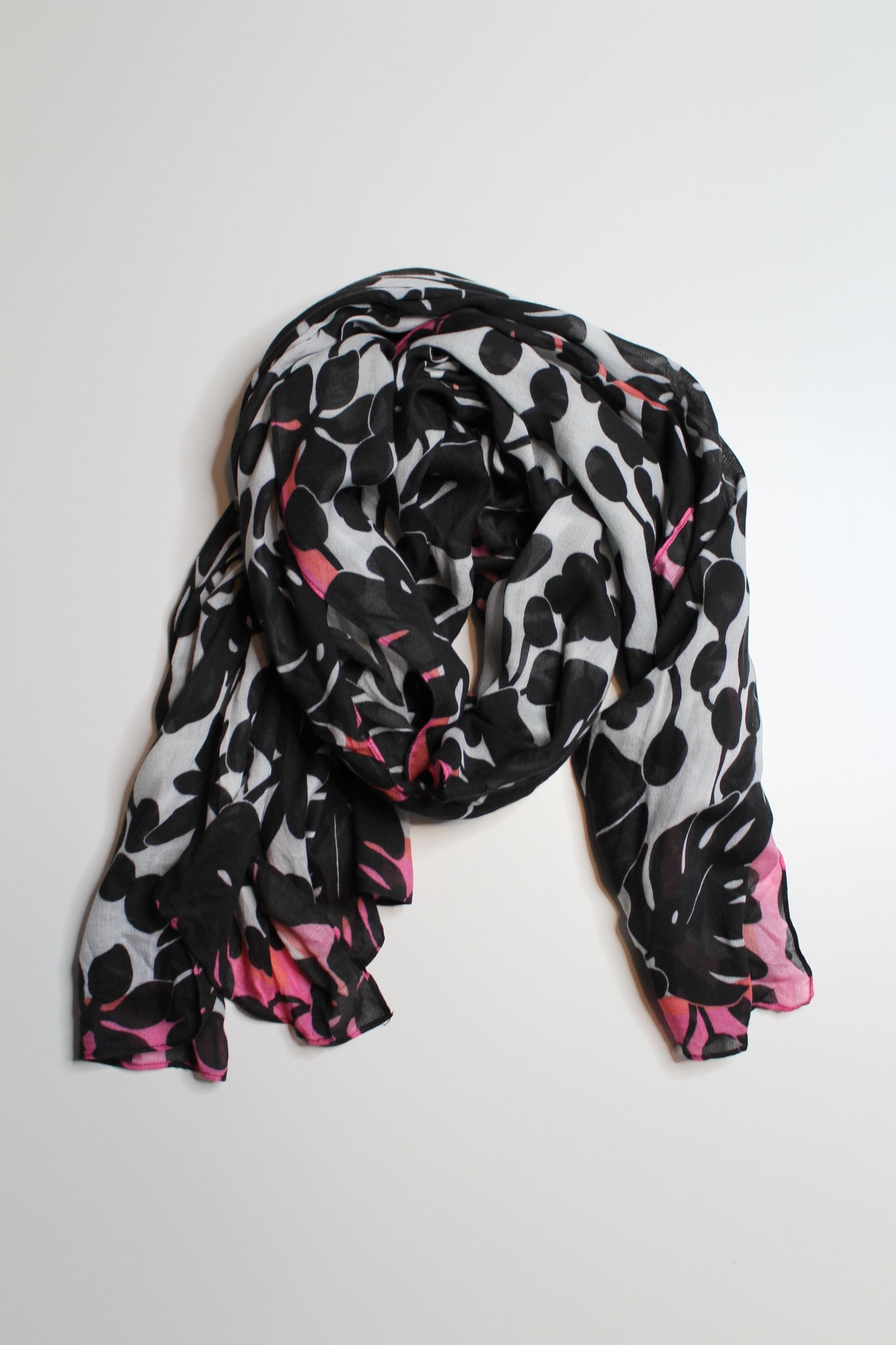 Kate Spade black/white/pink lightweight scarf/shawl – Belle Boutique  Consignment