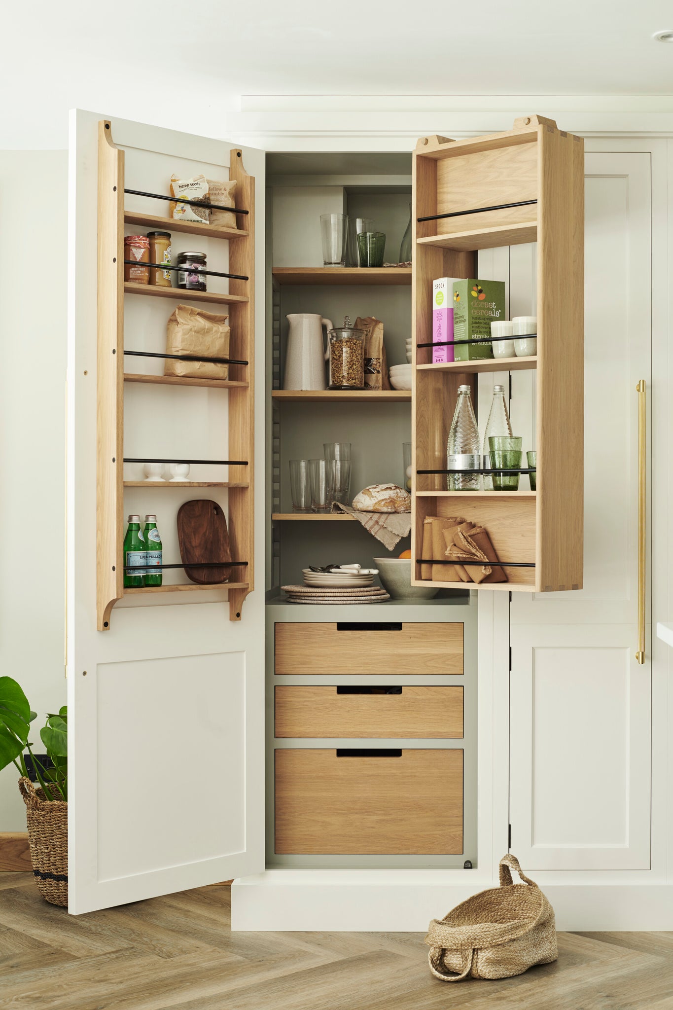 Henley larder cabinet