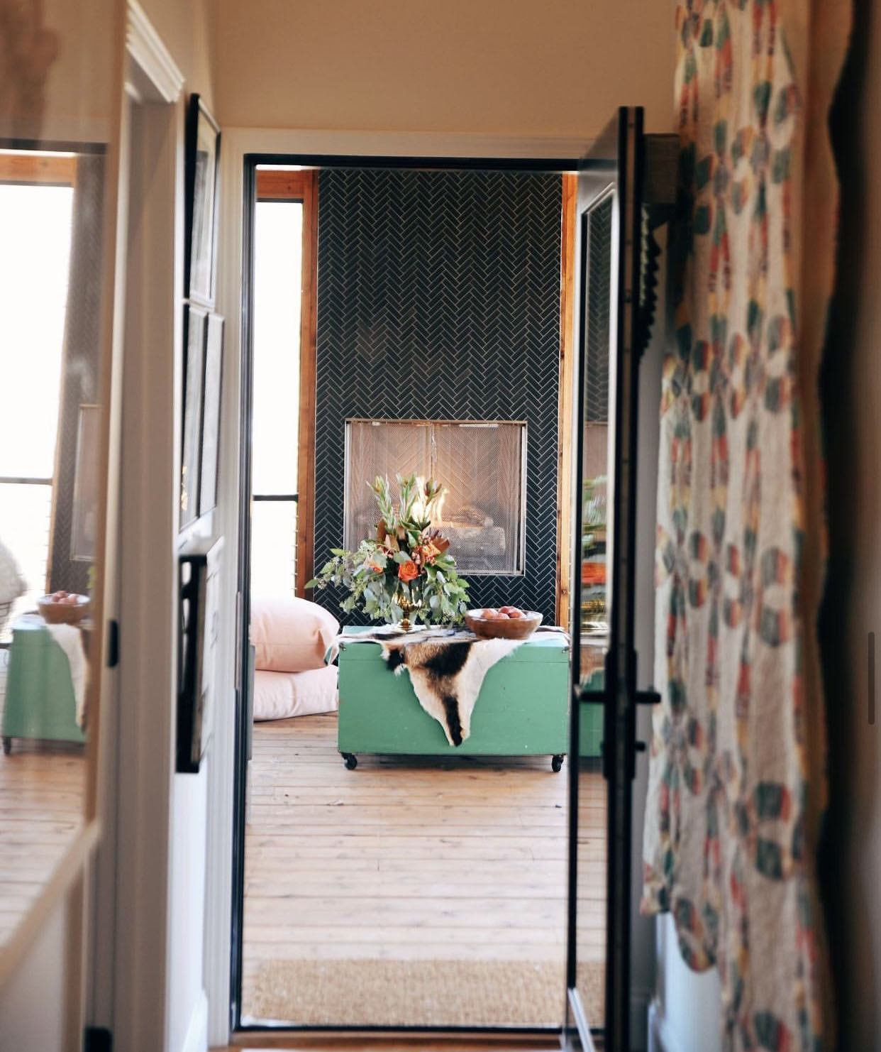 Hallway to screened in porch