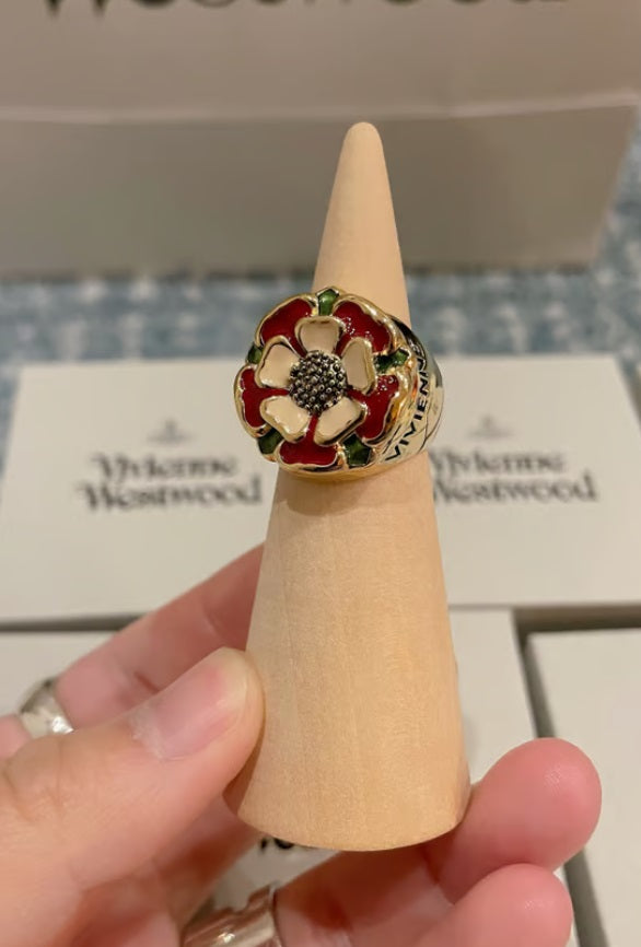 Vivienne Westwood  TUDOR ROSE RING