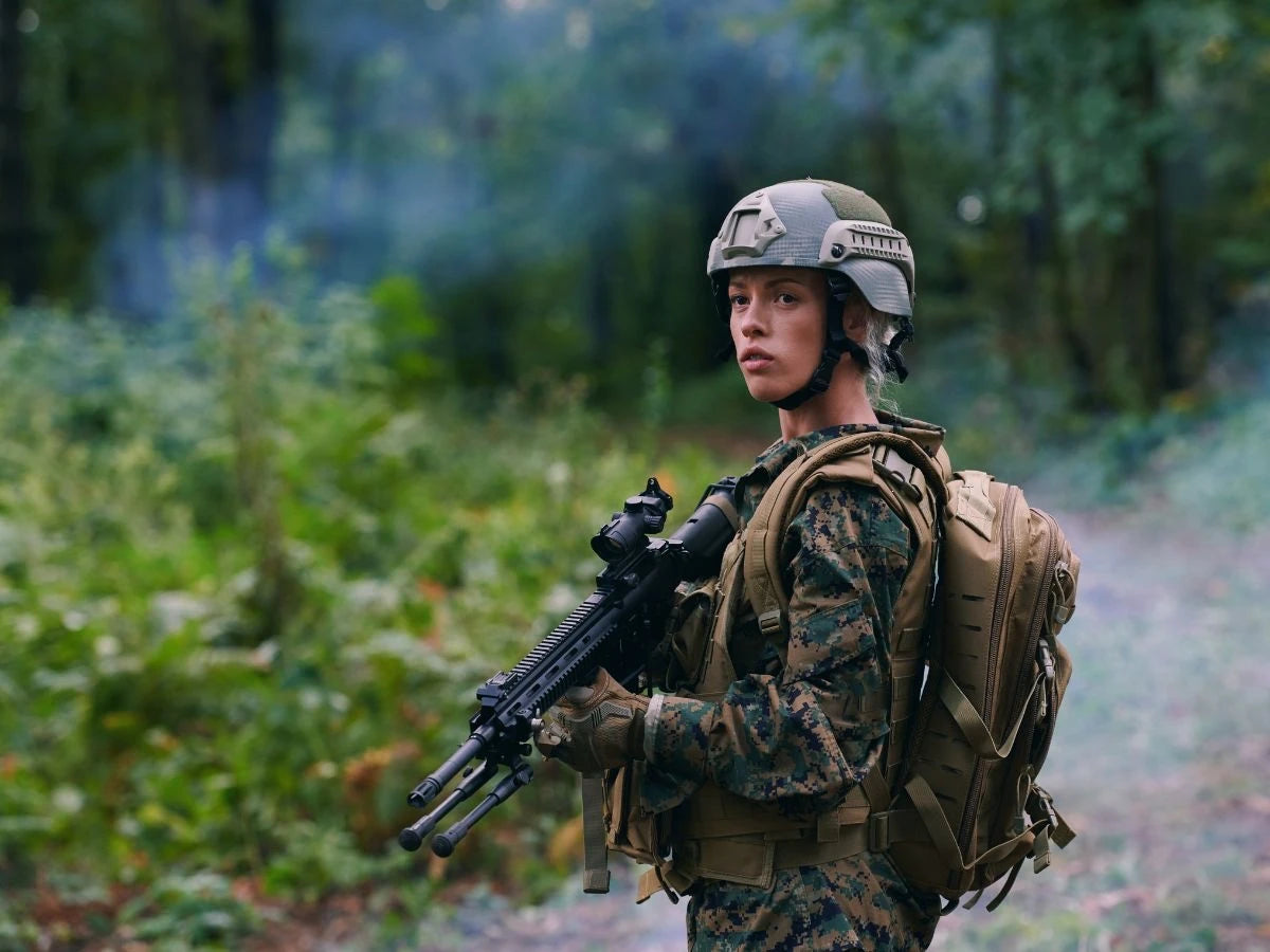 coupe militaire femme