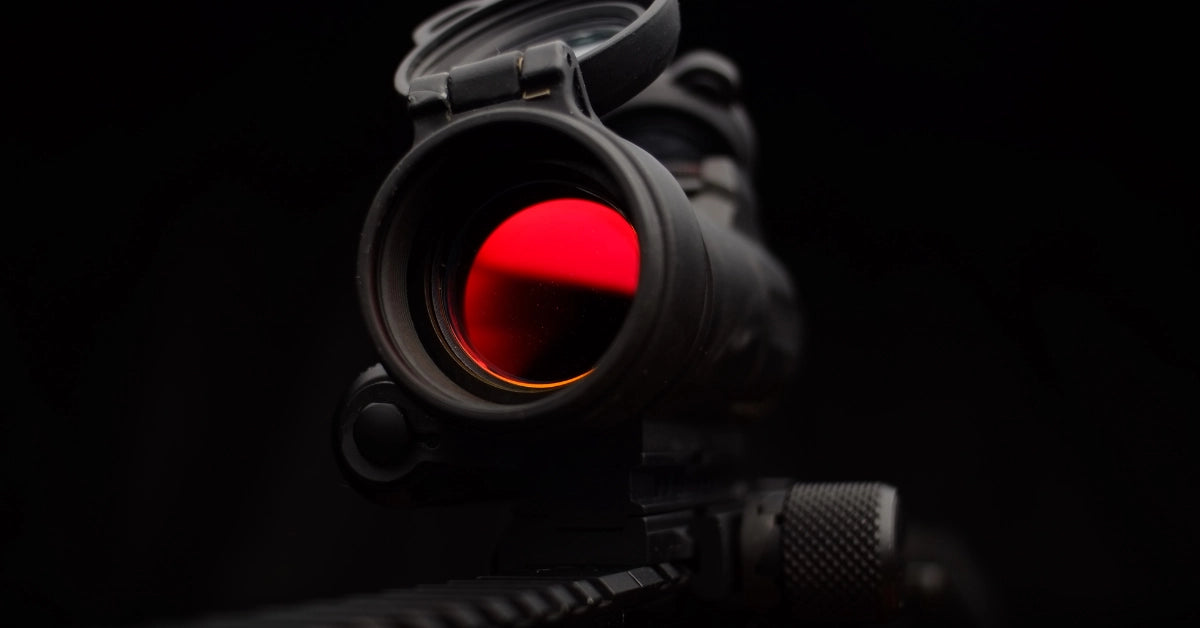 Red dot viewfinder in the dark