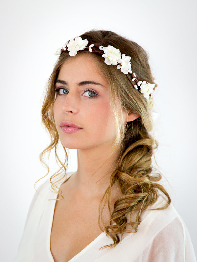 Couronne de fleurs blanches pour mariage ou communion – Flor'Ombelle