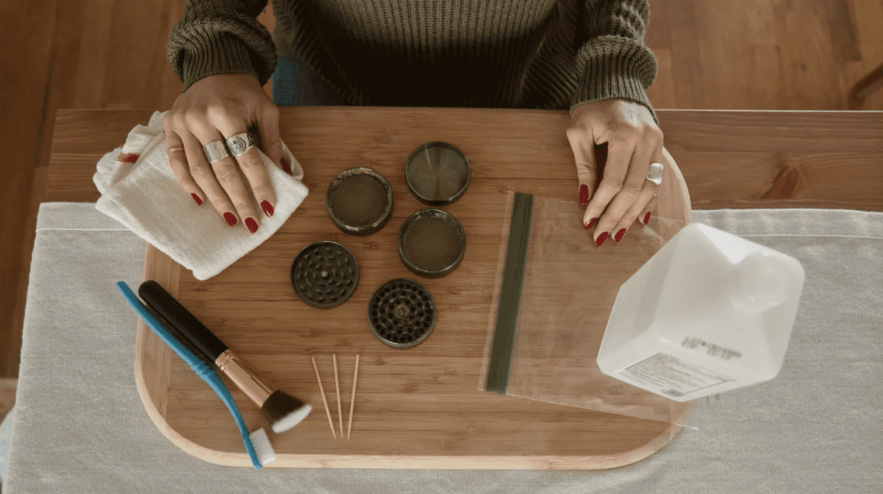 how to clean a grinder