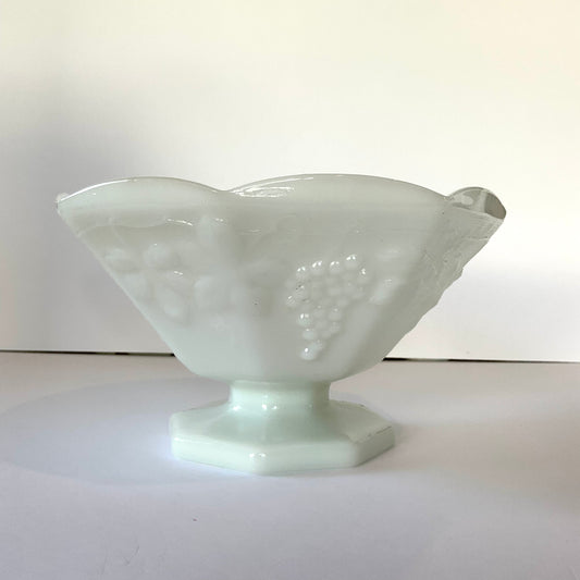 Fire King Jadeite Vintage Batter Bowl with Handle SOLD – Aunt Gladys' Attic