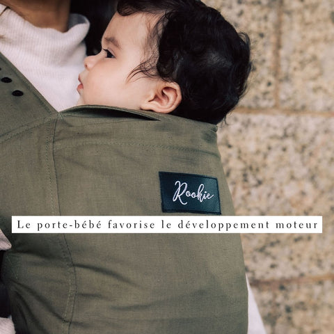 Le porte-bébé rookie favorise le développement moteur