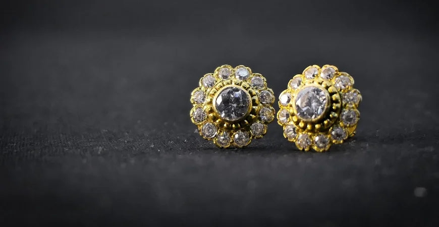 golden earrings with diamonds