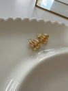 Vintage Monet clip earrings - Cecilia Vintage