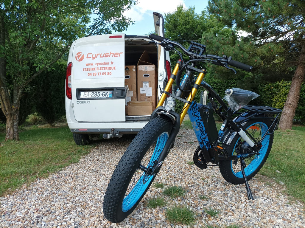 Cyrusher's XF900 electric bicycle and French team transport vehicle