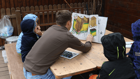 Kostenlose Naturschutzaktion im Kindergarten. Jeder Kauf bei Grega´s Imkerei unterstützt gleichzeitig regionale Naturschutzaktionen.