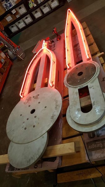 Union Terminal Clock hands being restored in 2018