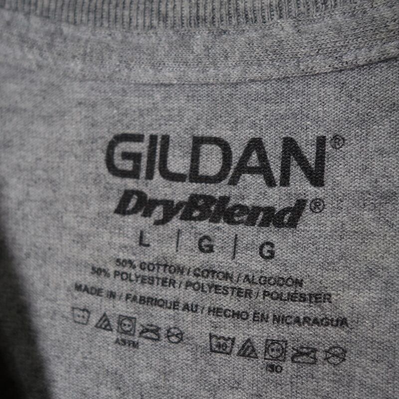 GILDAN ギルダン Tシャツ 半袖 胸腕背中文字プリント ブラック - Tシャツ