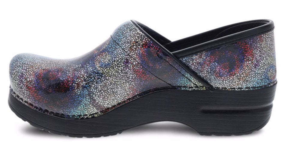 dansko color maze patent