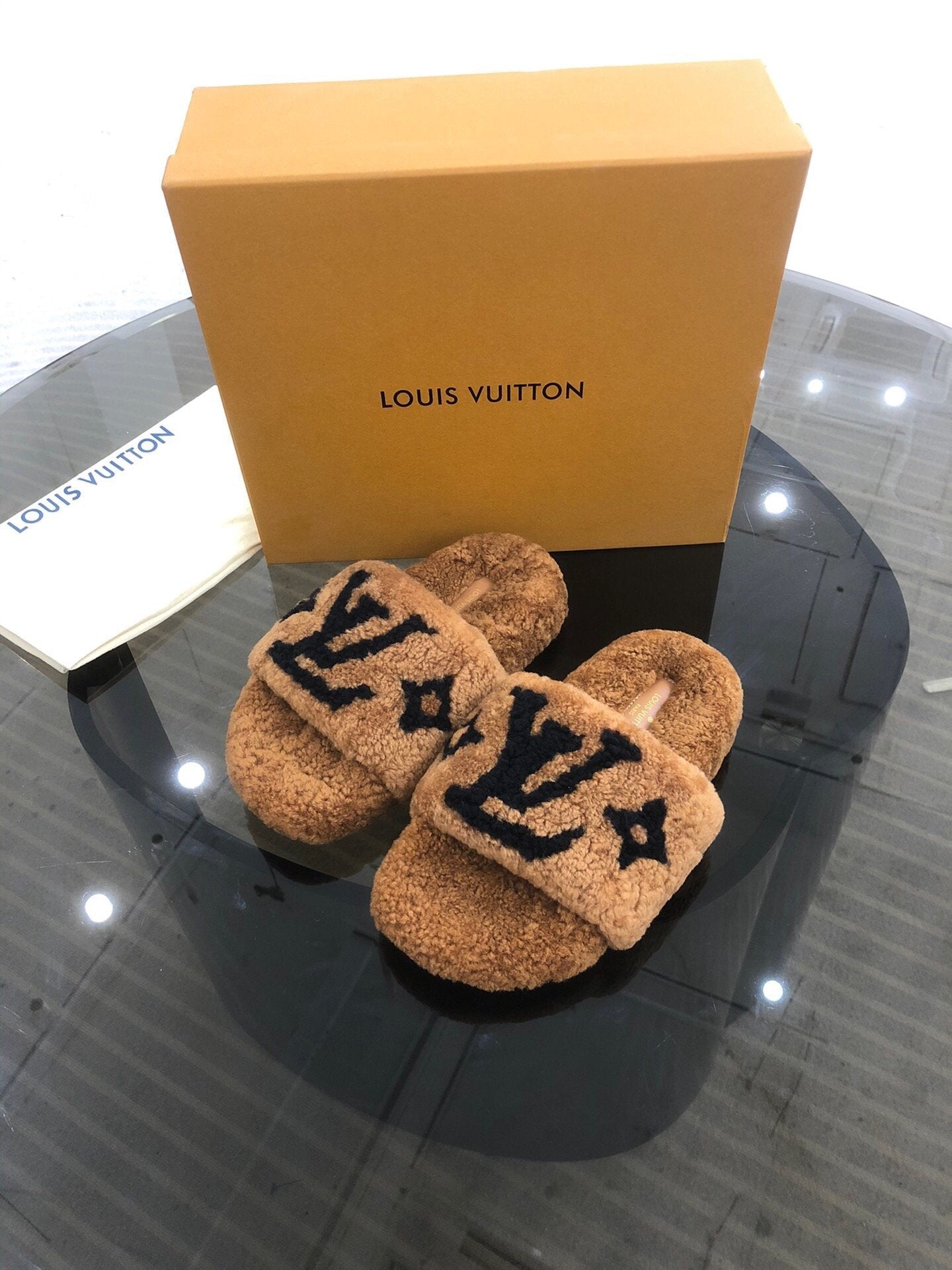 LV Louis Vuitton 2022 New Women Fashion Leather Casual High Heeled Shoes Flat Sandal Slippers