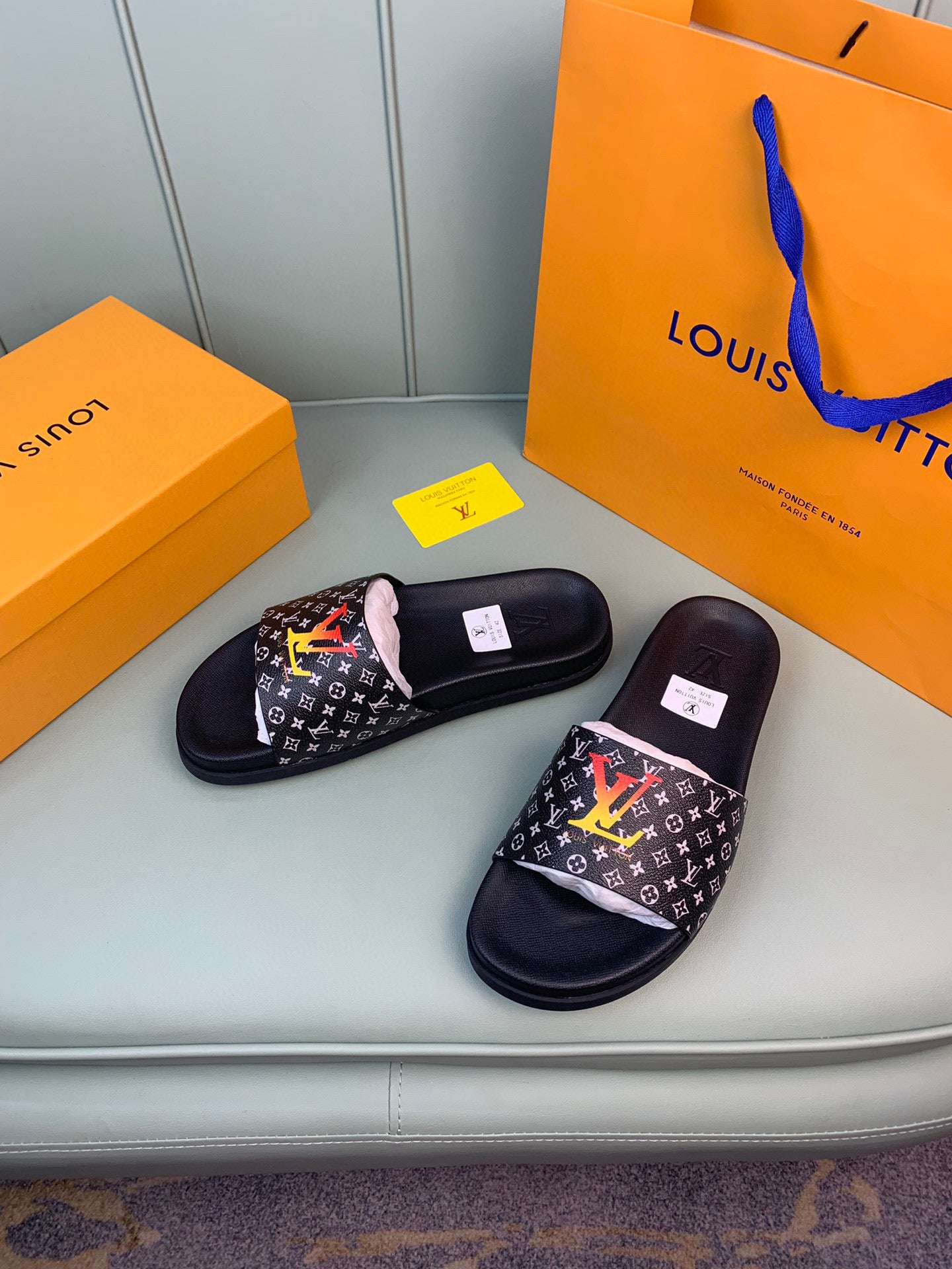 LV Louis Vuitton 2022 Men Fashion Leather Casual Flat Sandal Slippers Shoes