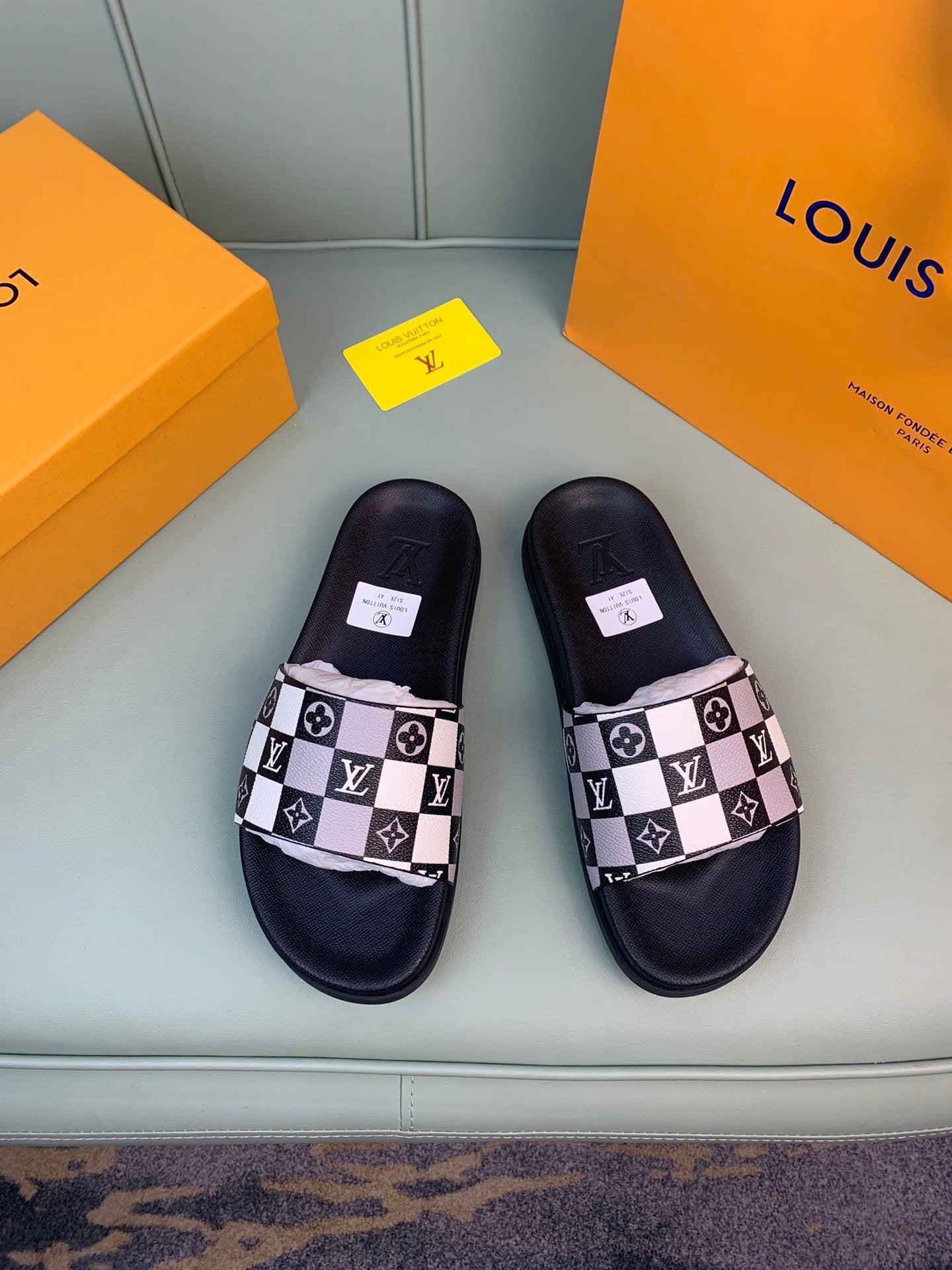 2021 NEW ARRIVAL LV Louis Vuitton Summer Popular Men Casual Flat Sandal Slippers Shoes