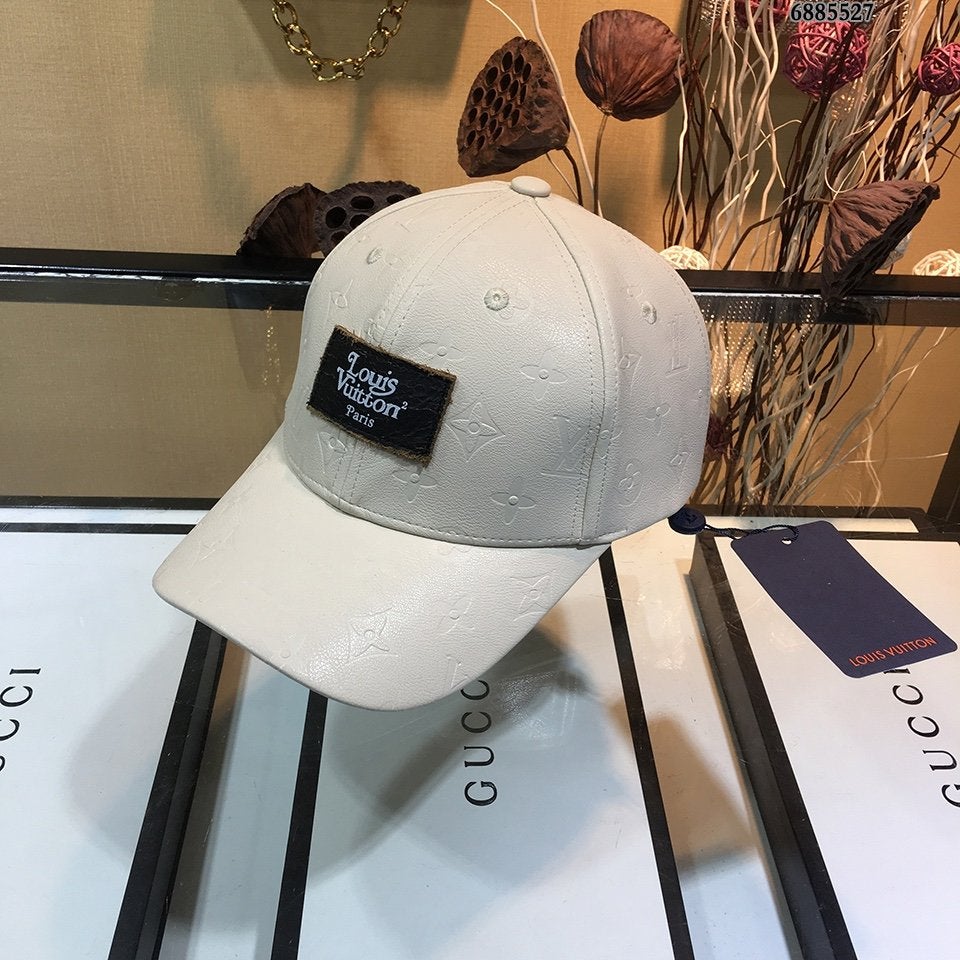 LV Louis Vuitton Men Women new baseball cap, simple atmosphere, casual and versatile sports cap12