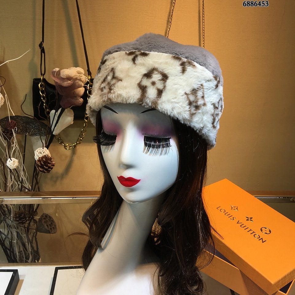 LV Louis Vuitton men's and women's fashion new autumn and winter warm landlord hat, this yea