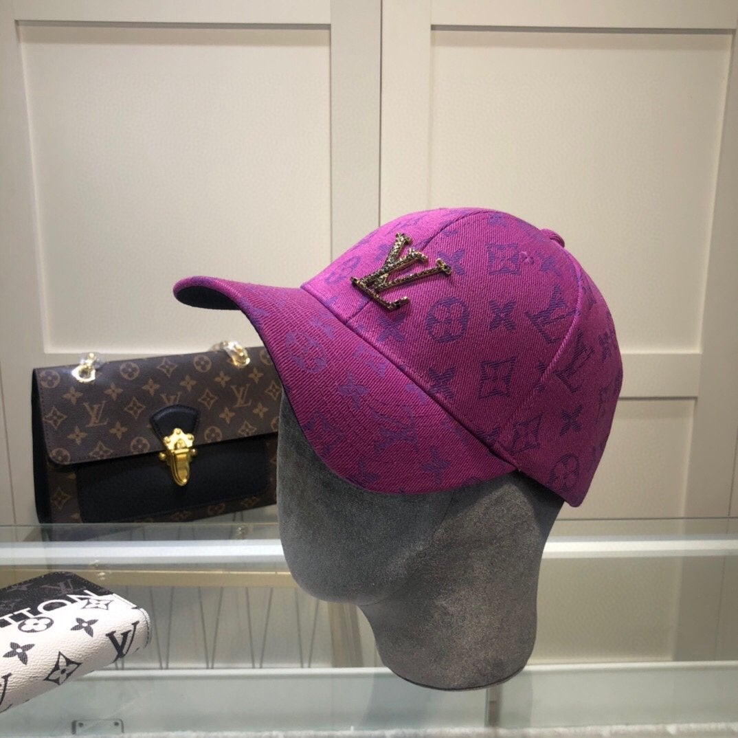 LV Louis Vuitton Men Women new baseball cap, simple atmosphere, casual and versatile sports cap 12