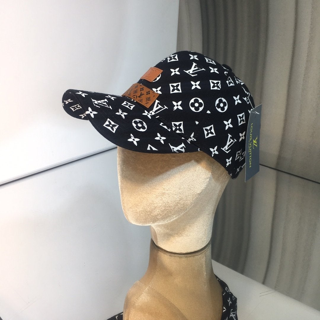 LV Louis Vuitton Men Women new baseball cap, simple atmosphere, casual and versatile sports cap 12