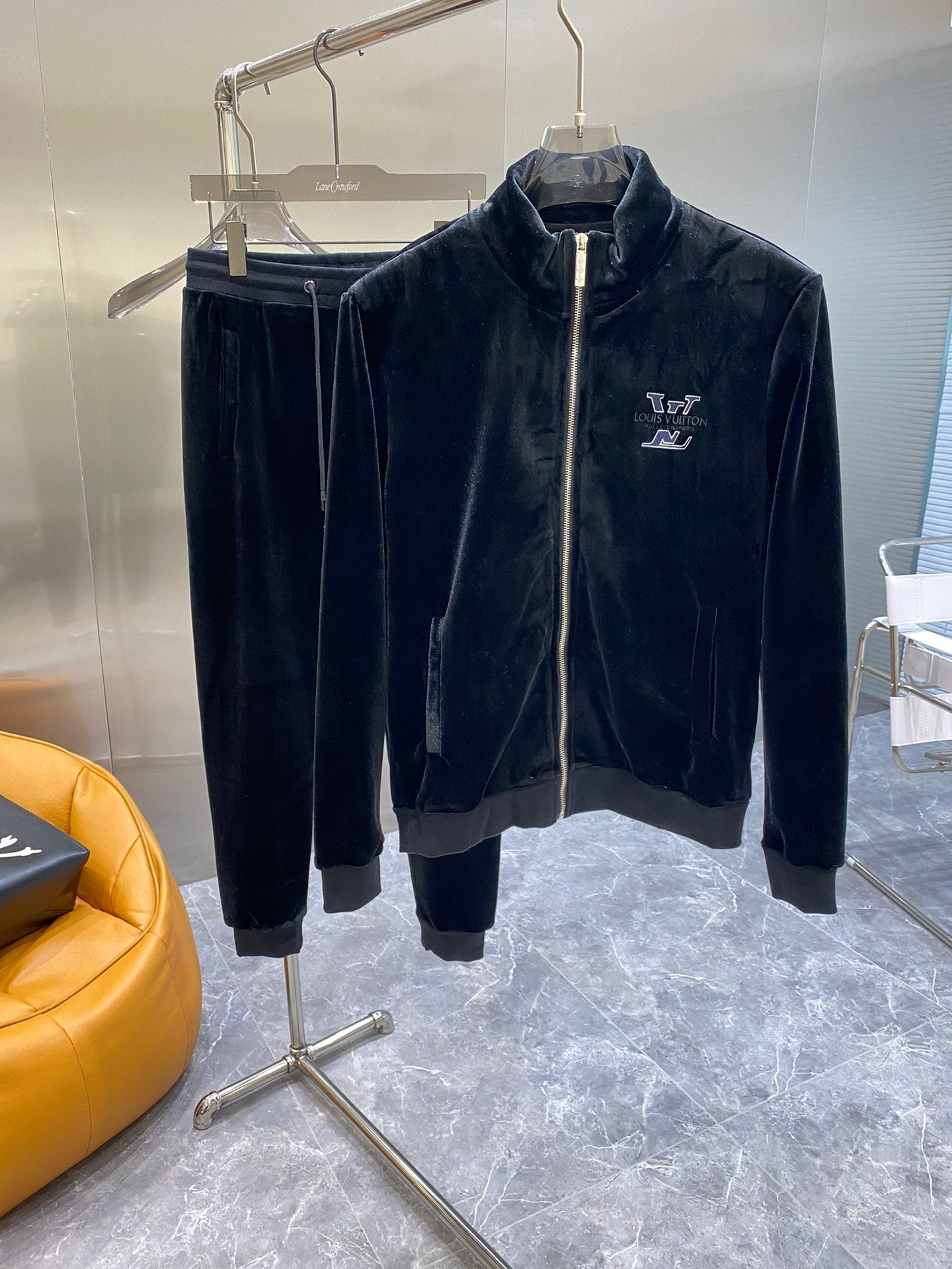 LV Louis Vuitton 2022 New Men Fashion Plush Suits Sweater Zipper